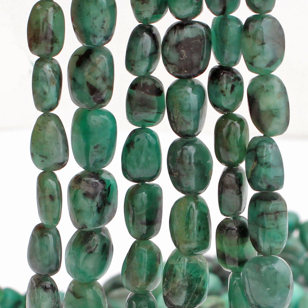 Top Quality Emerald Tumble Gemstone Beads For  Elegant Jewelry Designs